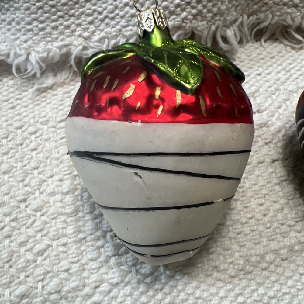 Dark White Chocolate Dipped Strawberry Christmas Ornaments Blown Glass Set Of 5 - Picture 12 of 16